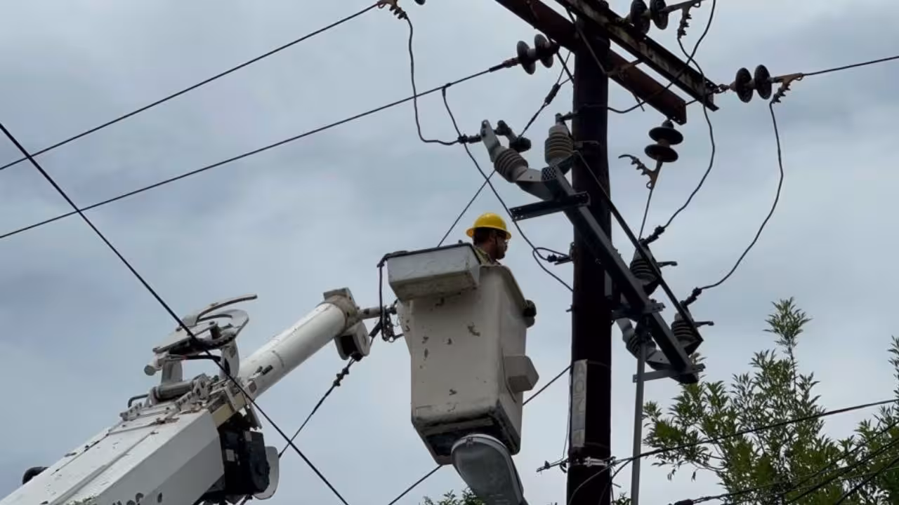 CFE lista para enfrentar afectaciones eléctricas ante llegada de “Alberto”