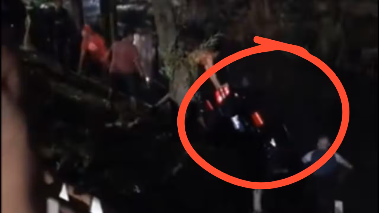 Auto cae a canal en Xochimilco y deja dos muertos y tres con crisis nerviosas