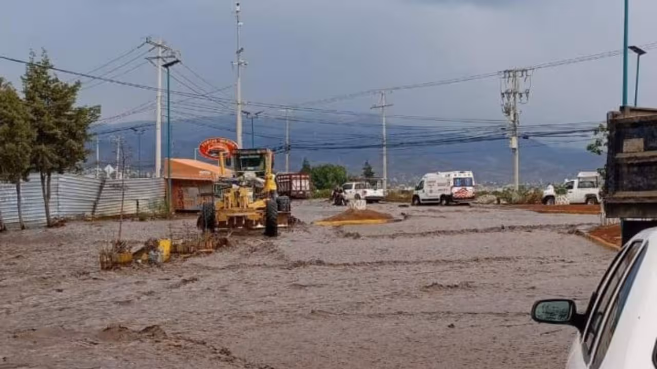 Se desborda el Río San Martín en Chalco tras lluvias intensas