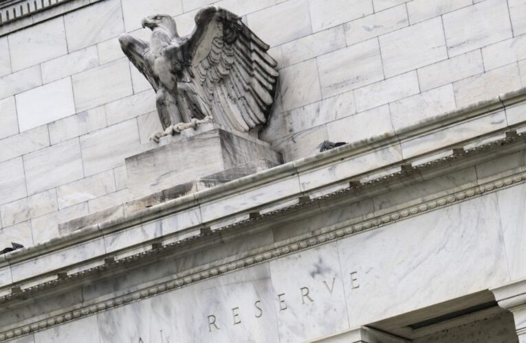 La Fed mantiene tasas de interés; prevé un sólo recorte en el año