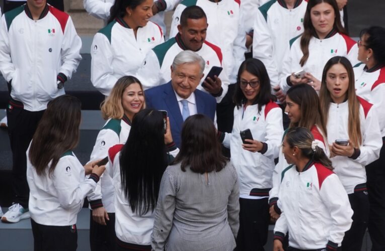 Promete AMLO “recompensa” a delegación de México que va a olímpicos de París