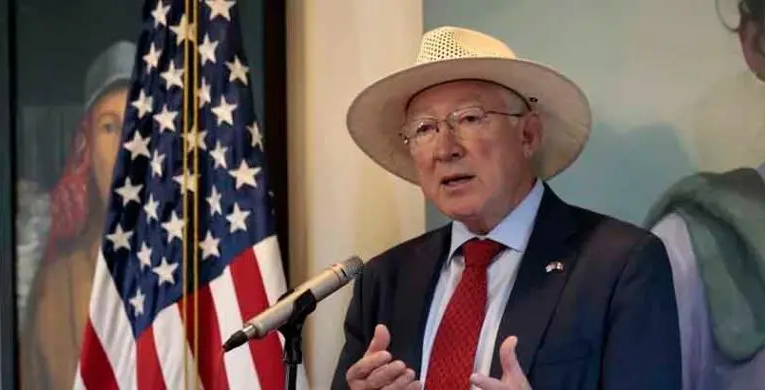 Informa Ken Salazar, EU reanudará inspecciones de aguacate a Michoacán