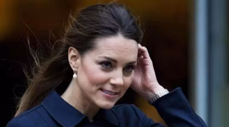 Kate Middleton se disculpa con la Guardia irlandesa por su ausencia en acto militar