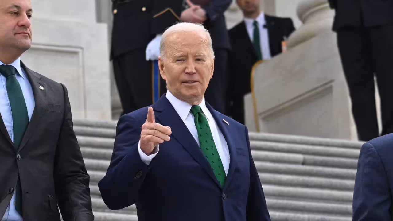 Biden no se baja de contienda electoral, afirma portavoz