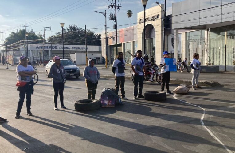 Manifestantes bloquean calzada Ermita Iztapalapa y la Viga