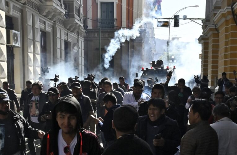 La gente defendió la democracia en Bolivia: AMLO