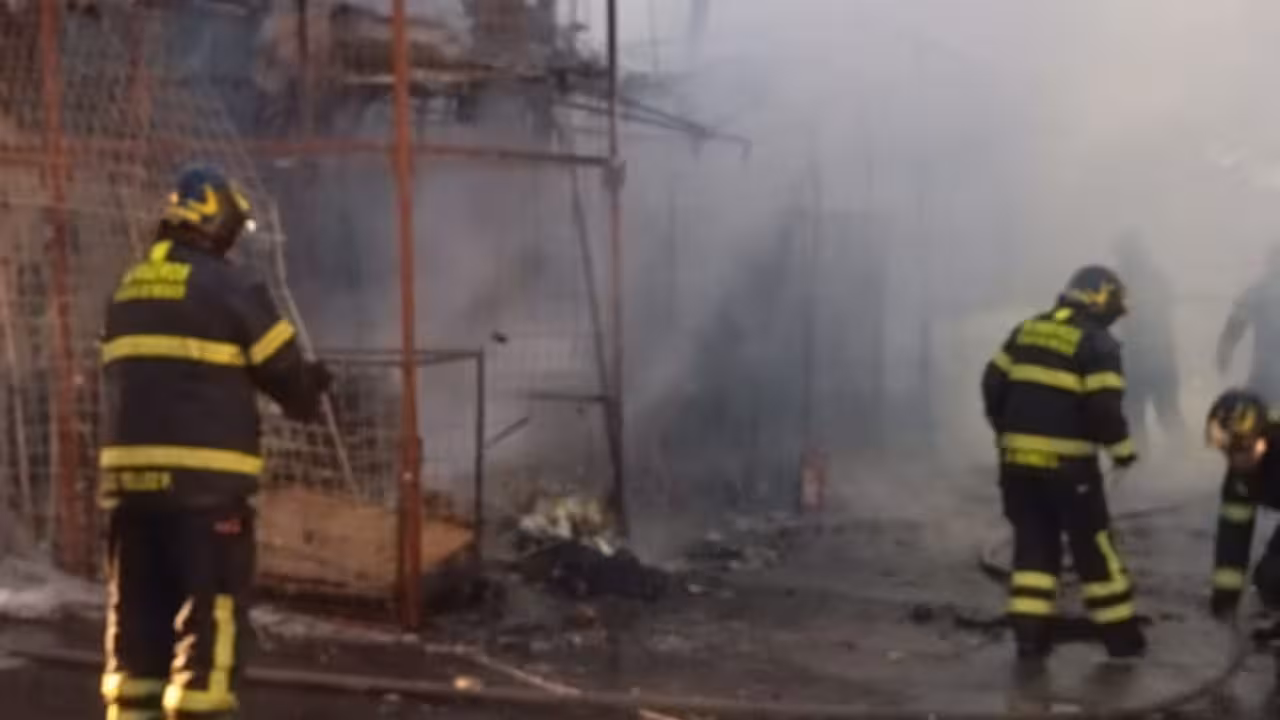 Incendio en La Merced consume 25 puestos y 7 locales