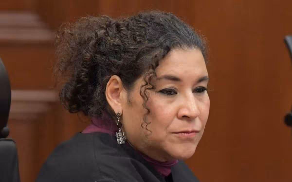 La ministra Lenia Batres logró que la Suprema Corte la inscriba al ISSSTE como a cualquier servidor público