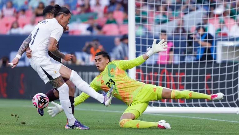 México pierde 4-0 ante Uruguay. Una goleada devastadora para el TRI de Jimmy Lozano