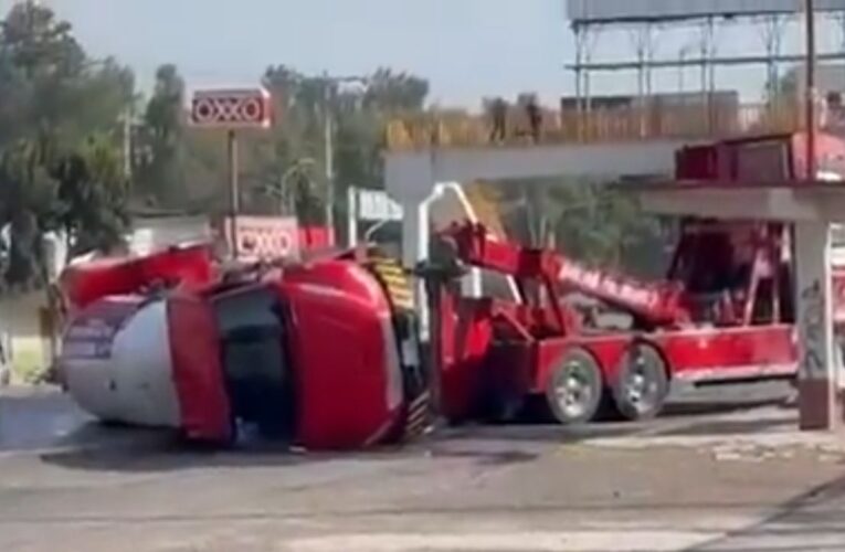 Vuelca pipa con gas LP en carretera México-Pachuca; no hay lesionados