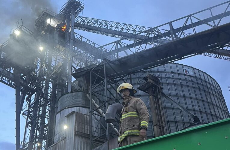 Incendio en almacén de semillas en Michoacán deja pérdidas millonarias