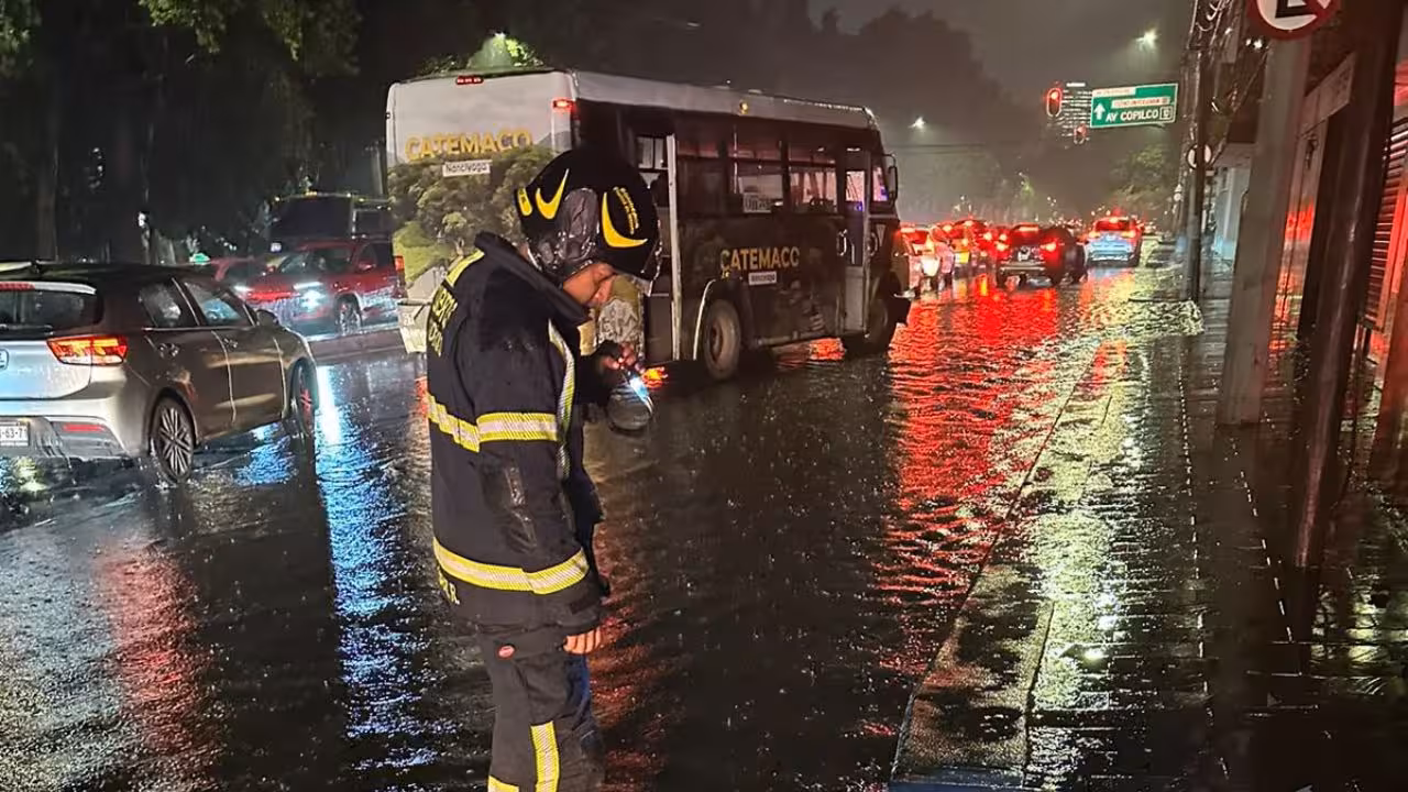 Activan alerta por lluvias fuertes en CDMX; persistirán toda la tarde
