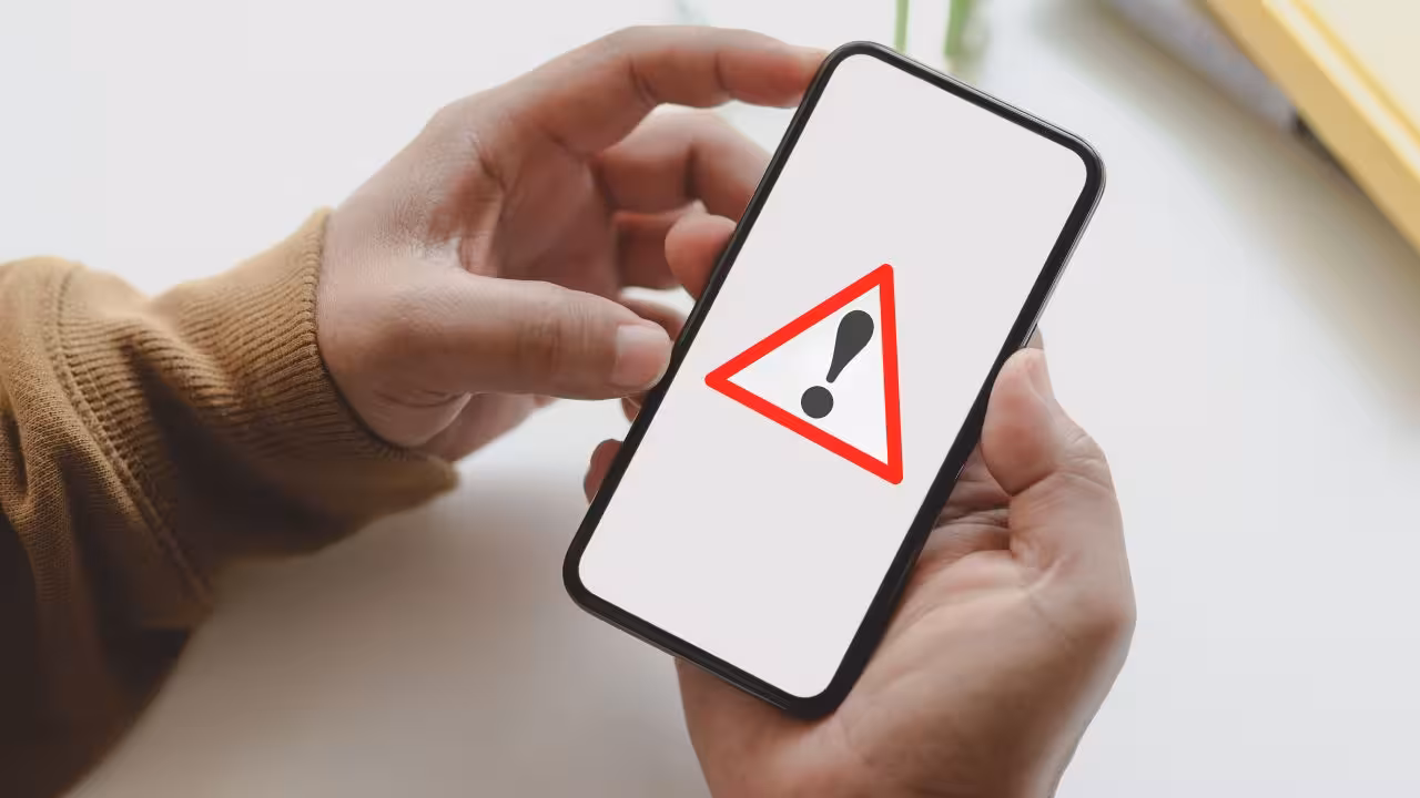 Alertan por mensajes fraudulentos de multas falsas