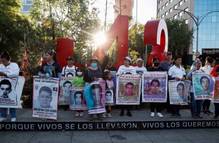 AMLO reitera que no tiene pruebas de intervención del Ejército en caso Ayotzinapa