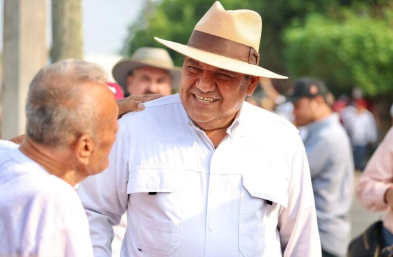 AMLO respalda a Javier May pese denuncias de su gabinete en Tabasco