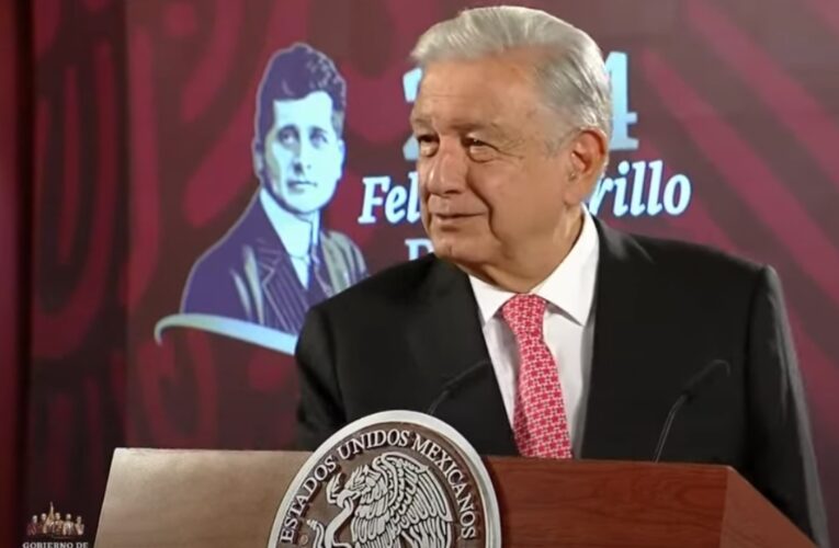 AMLO aplaude que juez revocara orden para nombrar a magistrados del TEPJF