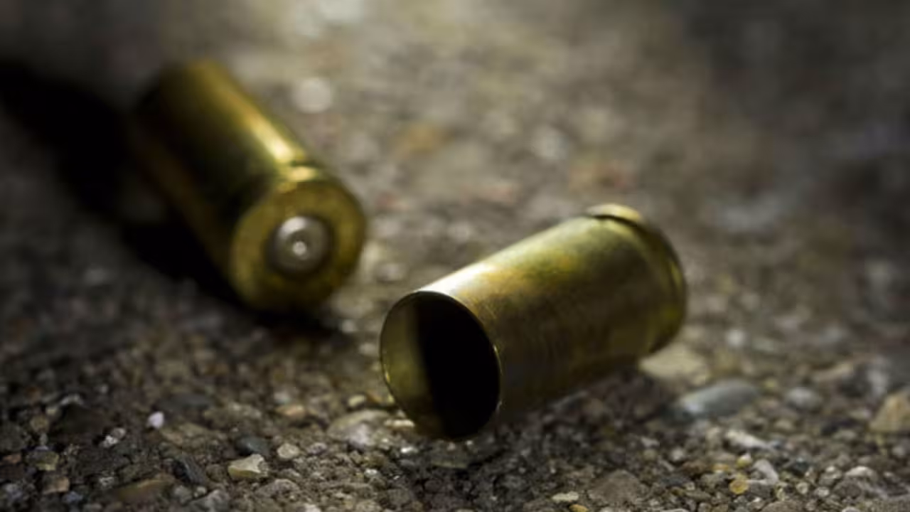 Civiles armados matan a dos policías en Michoacán; tres más resultan heridos