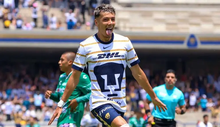 Pumas ruge fuerte y golea al León en el inicio del Apertura 2024