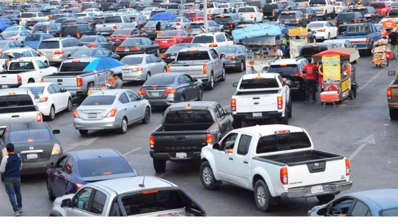 Caos en la frontera: Fallo de Microsoft retrasa cruces en la garita de San Ysidro