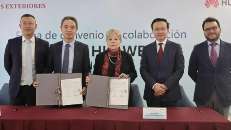 SRE y Huawei firman convenio para promover la inclusión de mujeres en la economía digital