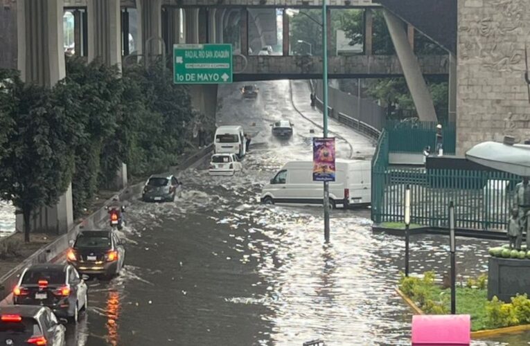 Lluvias inundan calles y avenidas de Naucalpan