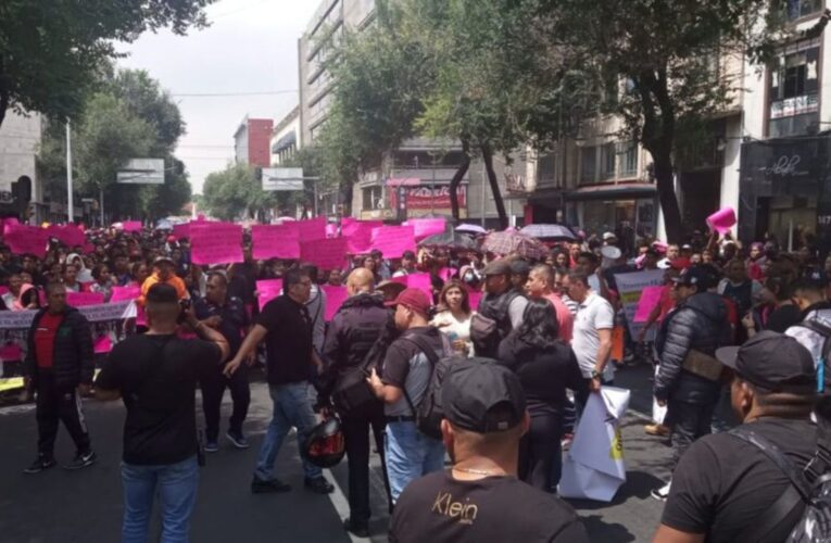 Comerciantes del Metro protestan en calles del Centro