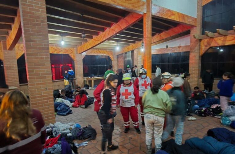 Auxilian a más de 60 menores por malestares e hipotermia en parque de Amecameca