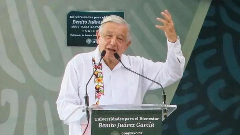‘Nos quedamos cortos en apoyos para educación básica’: AMLO