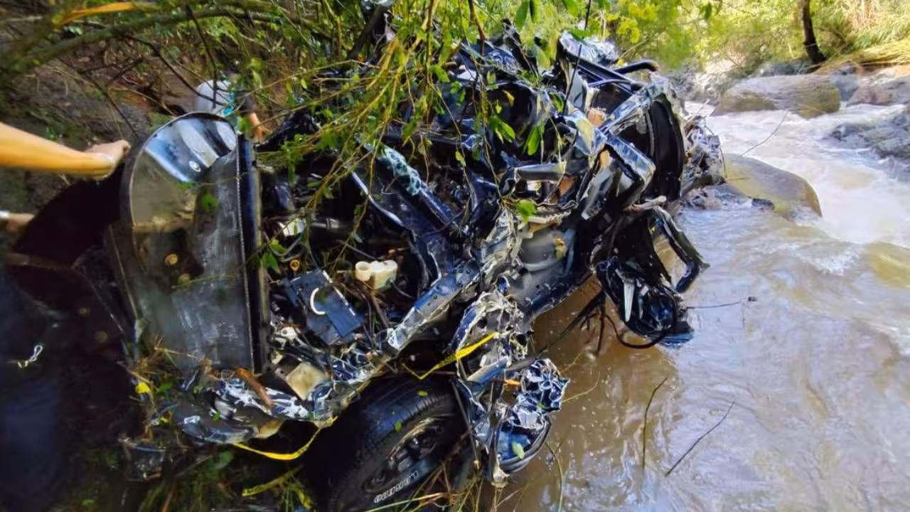 Mueren cuatro policías de Tepetlán arrastrados por la corriente de un río