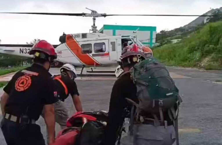 Rescatan a familia varada en el río Pilón en Montemorelos, NL