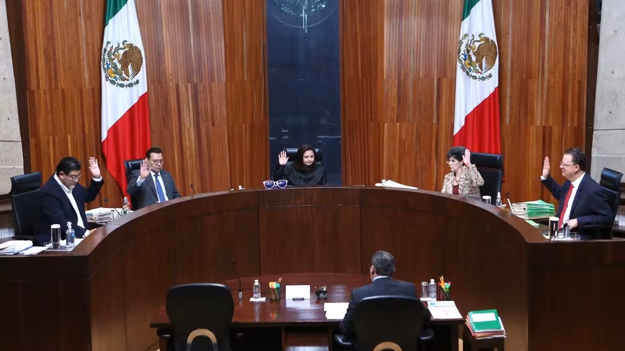 TEPJF concluye que AMLO violó leyes electorales en sus “mañaneras”