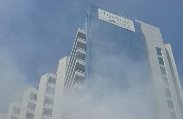 Desalojan 500 huéspedes por incendio en Hotel Playa Suite Acapulco