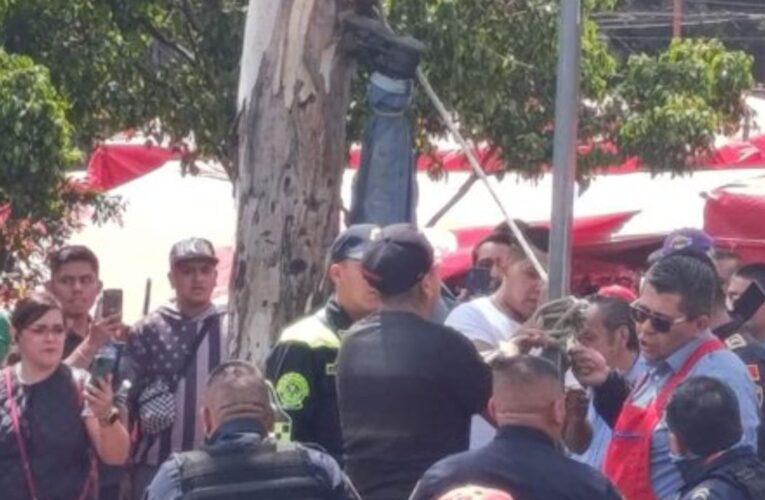 Policías detienen intento de linchamiento en un tianguis de Coyoacán