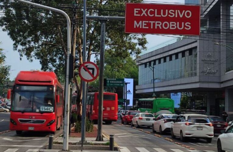 Metrobús arrolla a peatón en avenida Xola; suspenden temporalmente el servicio en L2