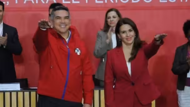ALITO SE REELIGE EN EL PRI; AMAGAN CON EXPULSIÓN DE DETRACTORES