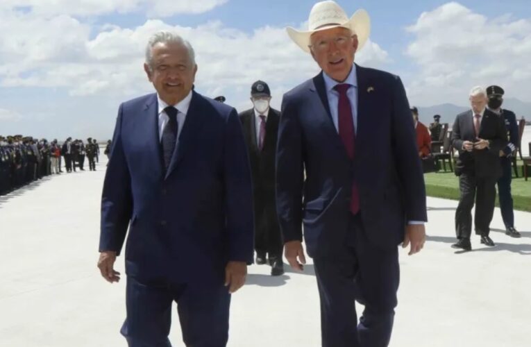 López Obrador pone pausa a relación con Ken Salazar por dichos sobre reforma judicial