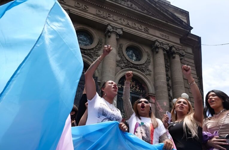 APRUEBA COFEPRIS ESTUDIO PIONERO QUE BENEFICIARÁ A MUJERES TRANS CON VIH