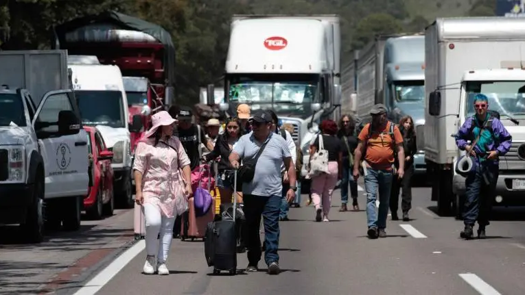 Se extiende dos días de bloqueos en la México-Puebla