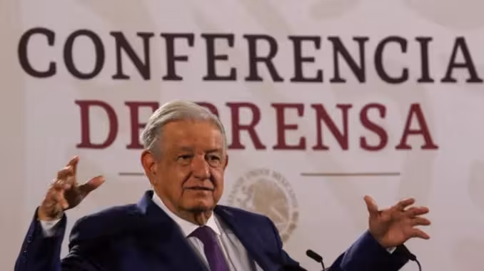 López Obrador pide a Tomás Zerón entregarse para aclarar dichos sobre caso Ayotzinapa