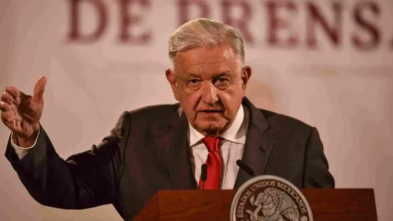 ‘Los están engañando’, López Obrador a alumnos de la UNAM por protesta a reforma judicial