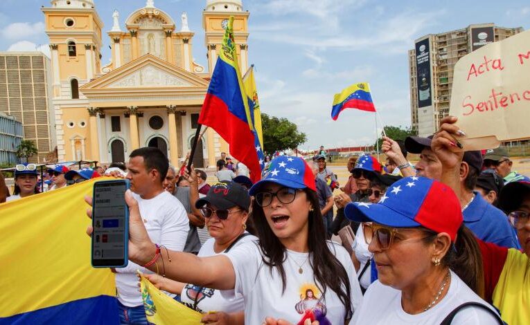 OPOSICIÓN VENEZOLANA DESAFÍA LA REPRESIÓN EN MASIVAS PROTESTAS