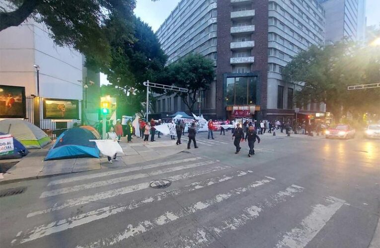 Protestan contra la reforma judicial frente al Senado en CDMX