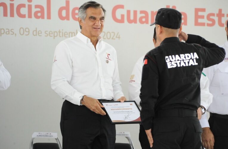 Preside gobernador ceremonia de graduación de cadetes que se incorporan a la Guardia Estatal