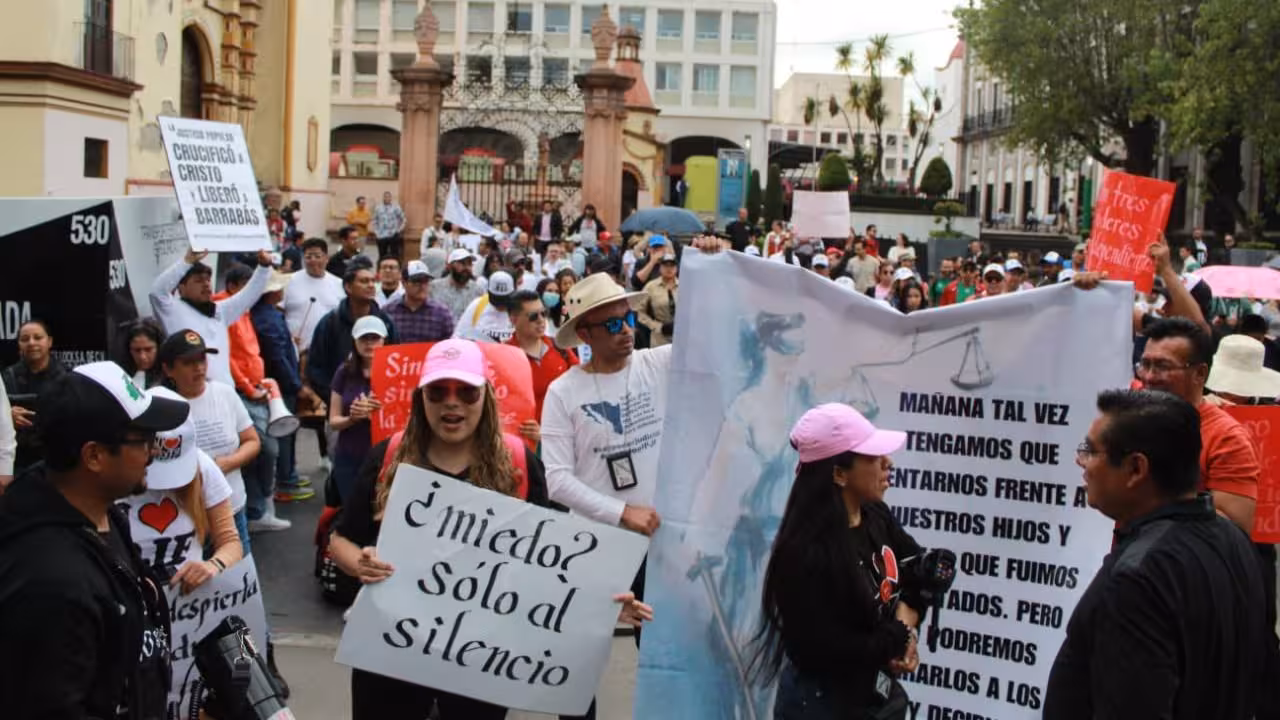 Protestan frente al Congreso de Edomex contra la Reforma Judicial recién aprobada