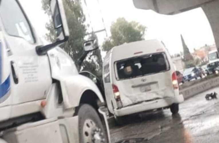 Fuerte accidente en la autopista México-Puebla deja dos heridos