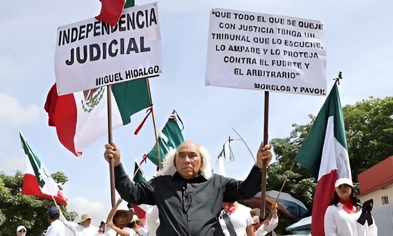 AMLO PUBLICA REFORMA PESE A SUSPENSIÓN; EXPERTOS DENUNCIAN ABUSO DE PODER