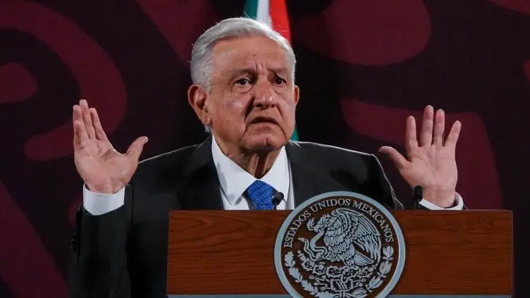 Agreden trabajadores del Poder Judicial a López Obrador en su visita a Veracruz