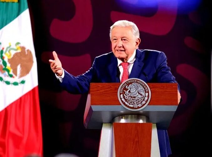 López Obrador rechaza riesgo de inversiones por reforma judicial como advirtió Ken Salzar