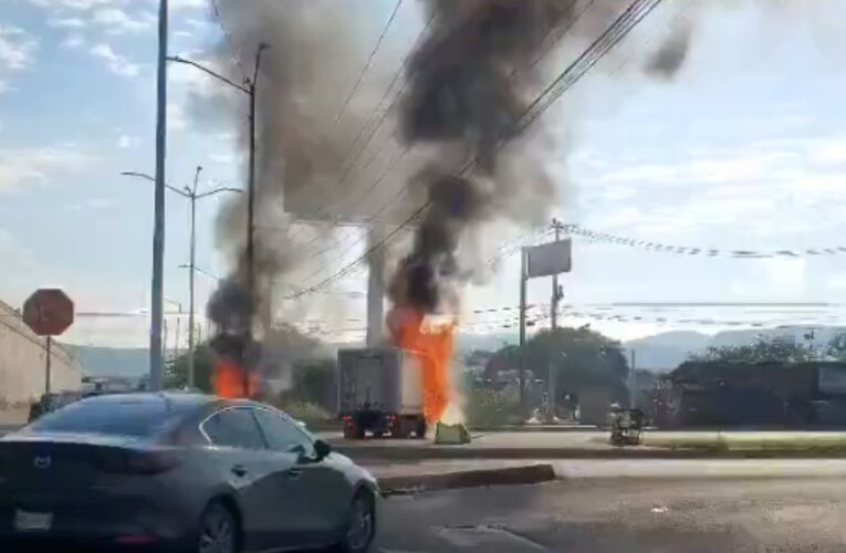 Bloqueos y balaceras siguen en Sinaloa: dejan sin clases a 4 municipios