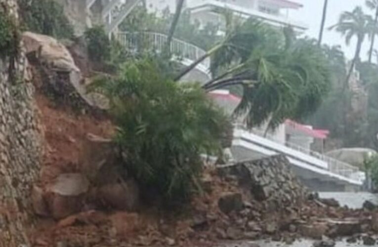 Se cae parte de la estructura del famoso hotel Las Brisas en Acapulco